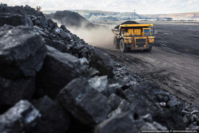 Illustration for article titled Former Soviet Mines Are Like Artificially Constructed Pits Of Hell